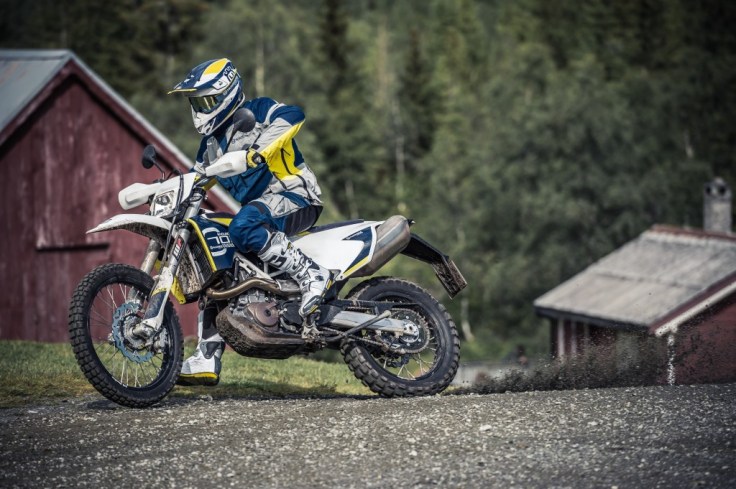 husqvarna-701-enduro-2105-1