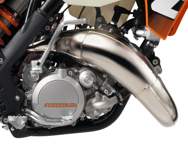 9465_125_EXC_exhaust.jpg